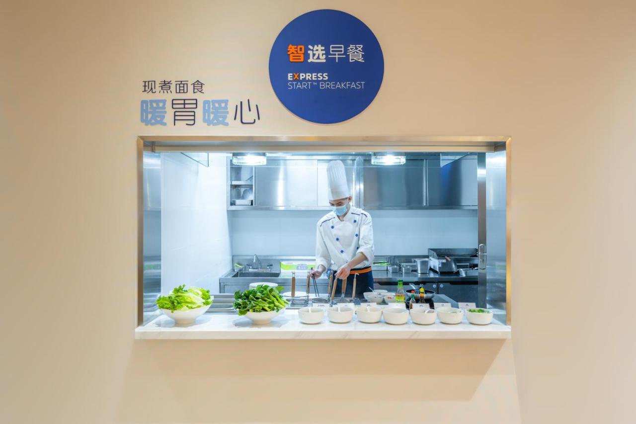 Holiday Inn Express Nanning Jiangnan By Ihg Экстерьер фото